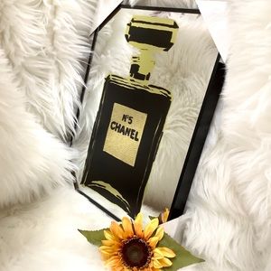 CHANEL Nº5 mirror framed